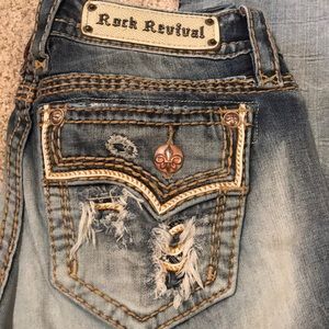 Women’s Rock Revival Straight Jeans